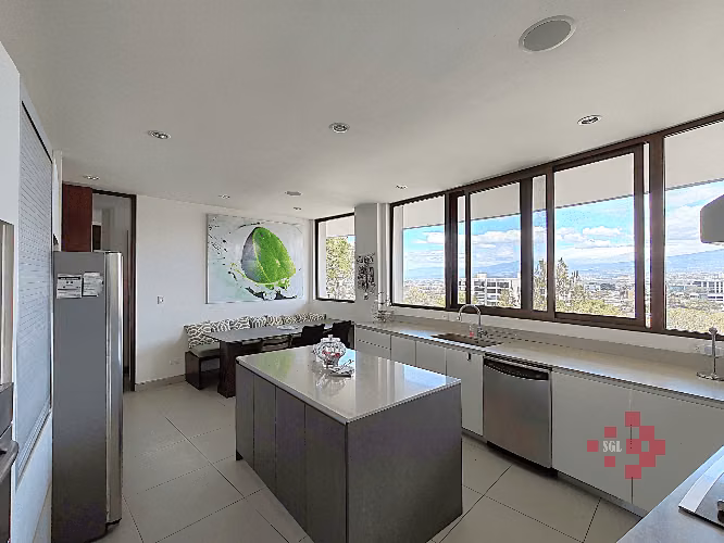 Venta de casa de lujo en San Rafael de Escazú.