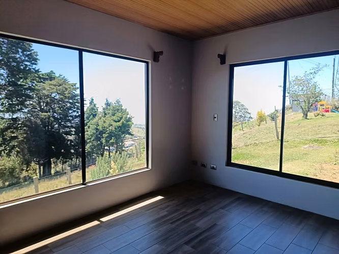 Casa En Venta, Zarcero.