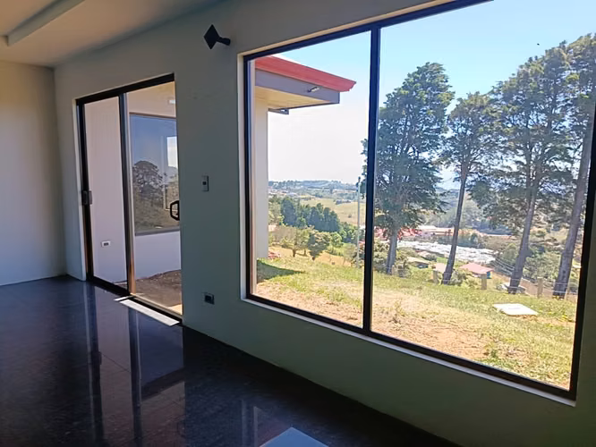 Casa En Venta, Zarcero.