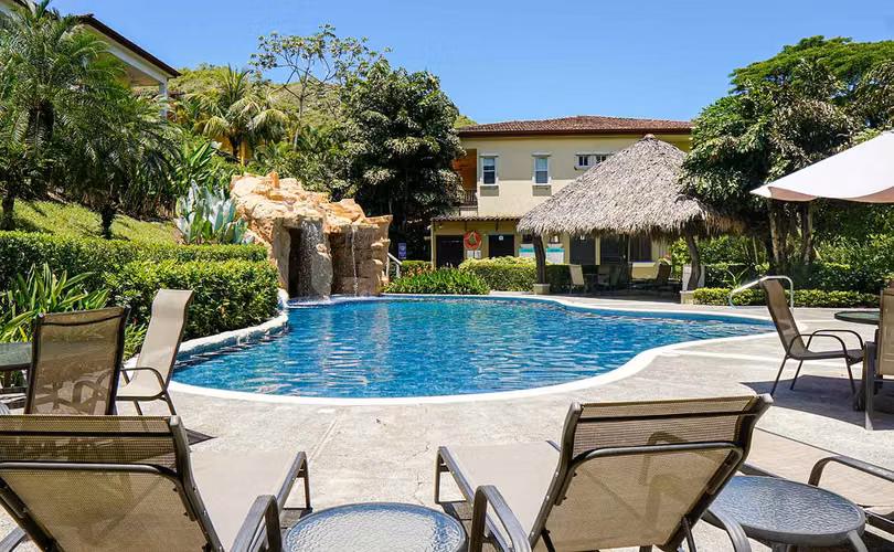 Exclusivo Townhouse Colonial en Las Lomas – A minutos de Los Sueños Marina