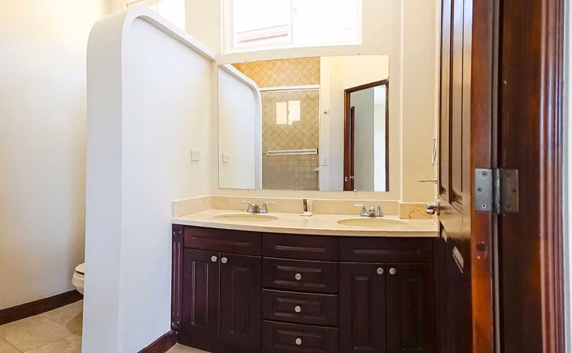 Exclusivo Townhouse Colonial en Las Lomas – A minutos de Los Sueños Marina