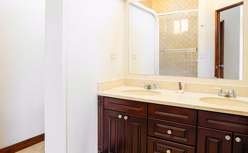 Exclusivo Townhouse Colonial en Las Lomas – A minutos de Los Sueños Marina
