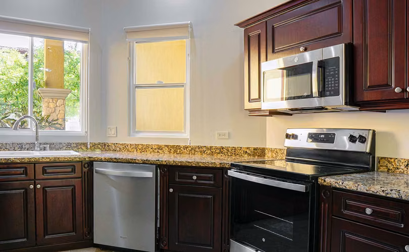 Exclusivo Townhouse Colonial en Las Lomas – A minutos de Los Sueños Marina