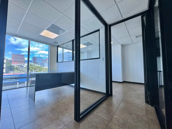 OFICINA TORRES PASEO COLON - EN  VENTA llave en mano 79m2