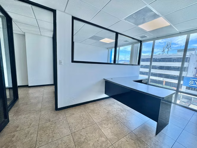 OFICINA TORRES PASEO COLON - EN  VENTA llave en mano 79m2