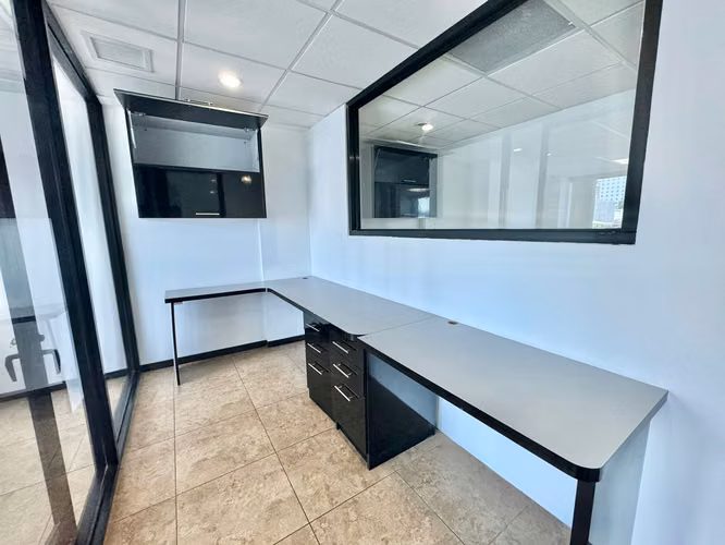 OFICINA TORRES PASEO COLON - EN  VENTA llave en mano 79m2