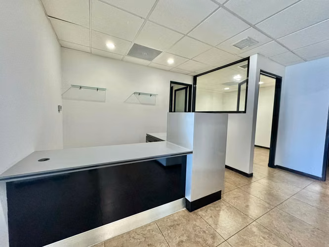 OFICINA TORRES PASEO COLON - EN  VENTA llave en mano 79m2