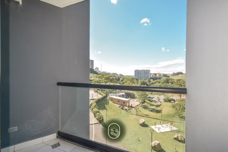 APARTAMENTO 2 HAB + PARQUEO EN TORRE MODERNA | OPORTUNIDAD PARA VIVIR O INVERTIR