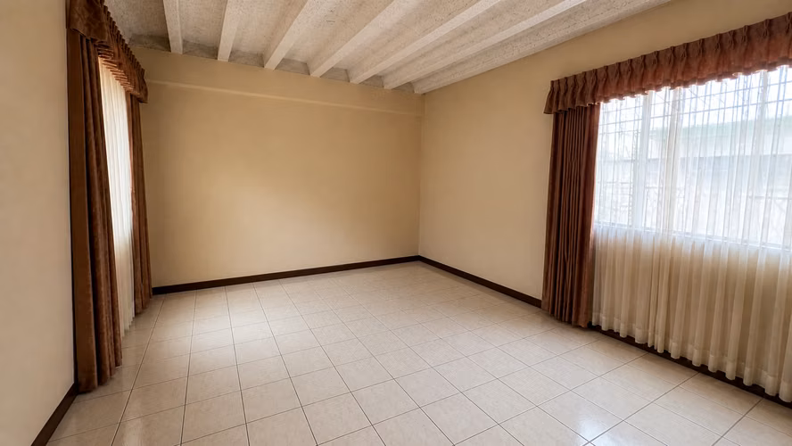 Alquilo casa en Heredia centro