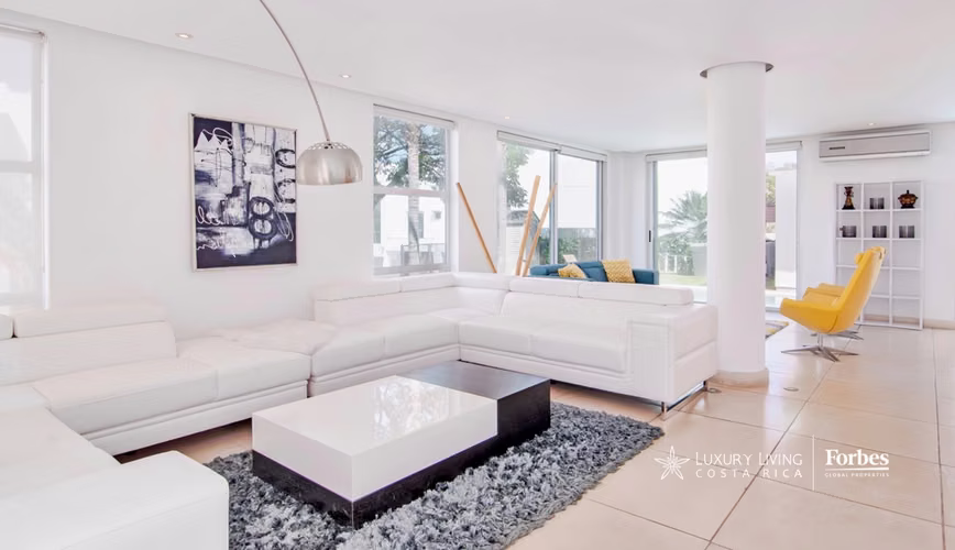 19941 - Casa en Condominio Moderna, Con Piscina, 4 Habitaciones
