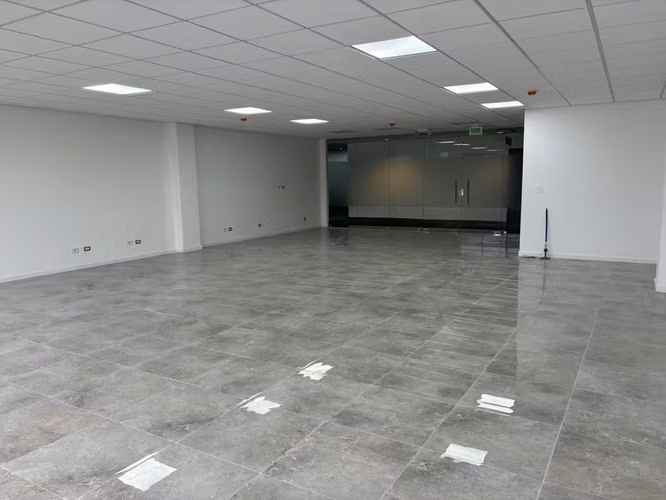 Oficina Moderna en Venta en Oficentro LINDORA – 114 m² – Seguridad 24/7 - Imagen 20