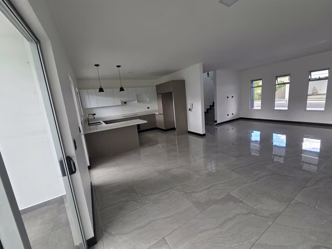 Hermosa casa en exclusivo Condominio en Tres Ríos - Imagen 11