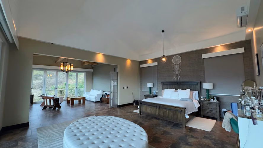 Residencia de Ultra-Lujo en Santa Ana con Vistas Panorámicas – 1,500 m2