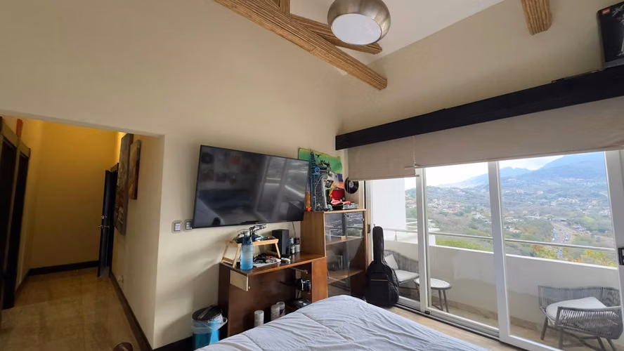 Residencia de Ultra-Lujo en Santa Ana con Vistas Panorámicas – 1,500 m2