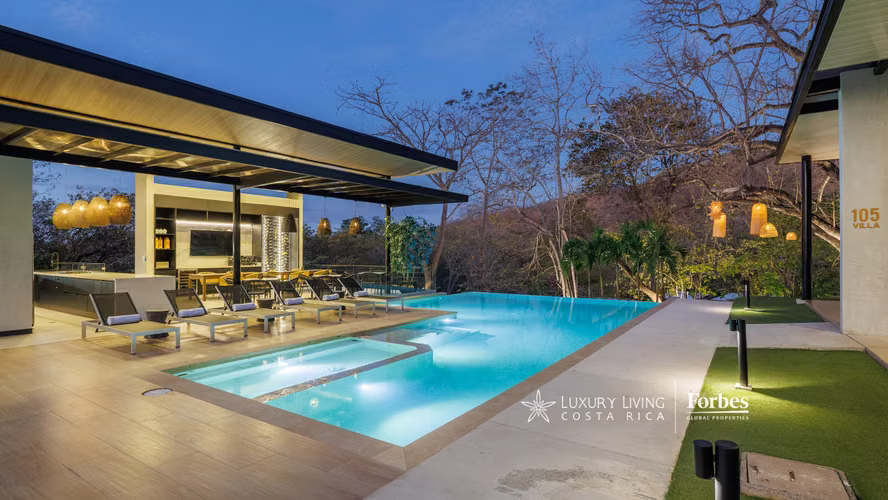 Propiedad Multi-Villa, 18 hab, piscina y casa club, Tamarindo