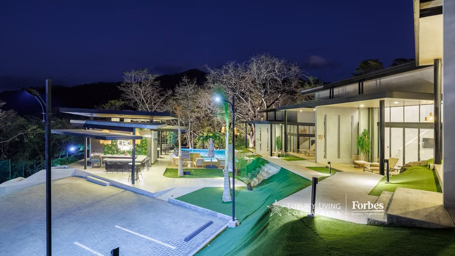 Propiedad Multi-Villa, 18 hab, piscina y casa club, Tamarindo
