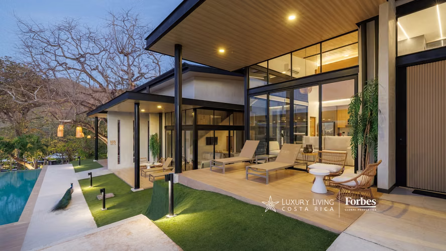 Propiedad Multi-Villa, 18 hab, piscina y casa club, Tamarindo