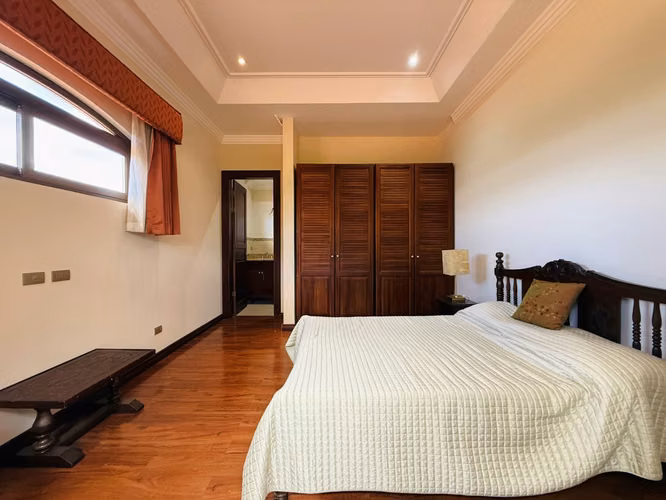 VENTA CASA EN CONDOMINIO, BOSQUES DE ALTAMONTE, CURRIDABAT