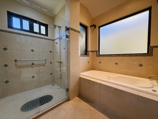 VENTA CASA EN CONDOMINIO, BOSQUES DE ALTAMONTE, CURRIDABAT