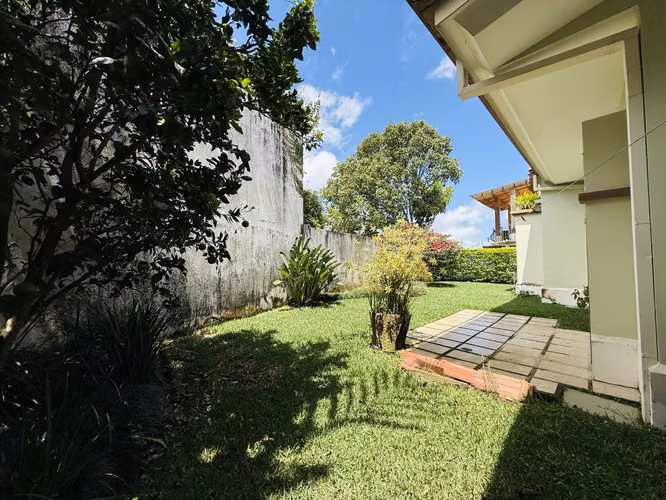 VENTA CASA EN CONDOMINIO, BOSQUES DE ALTAMONTE, CURRIDABAT