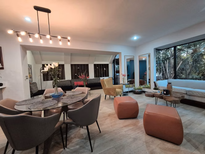VENTA¡¡  SANTA ANA CASA ESQUINERA EN CONDOMINIO  3HAB/ SALA DE TV / TERRAZA - Imagen 1