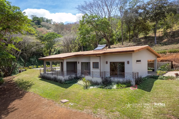 21333 - Casa contemporánea, 1 planta, vista al valle, amplia terraza