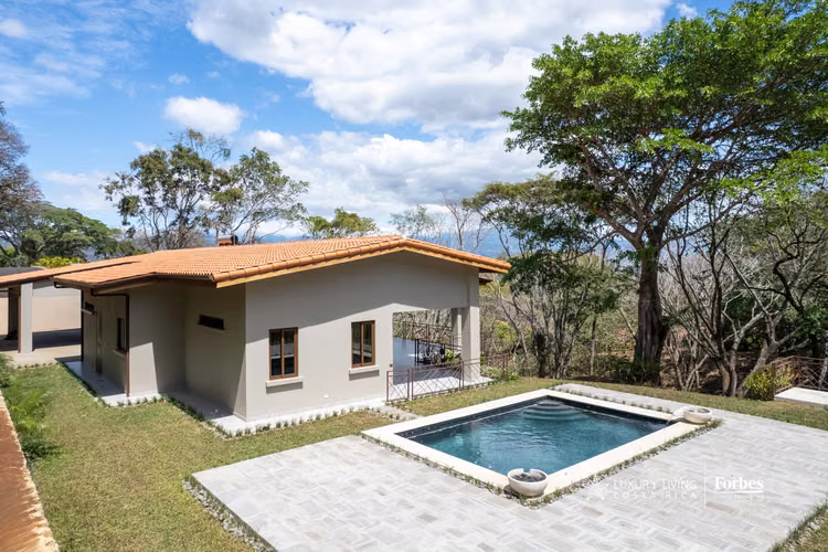 21333 - Casa contemporánea, 1 planta, vista al valle, amplia terraza