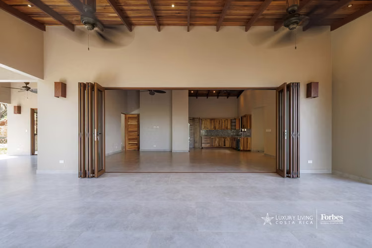 21333 - Casa contemporánea, 1 planta, vista al valle, amplia terraza