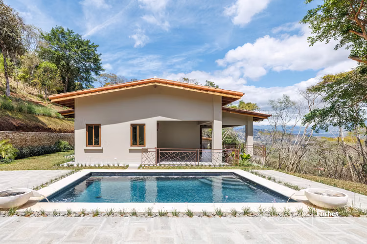 21333 - Casa contemporánea, 1 planta, vista al valle, amplia terraza