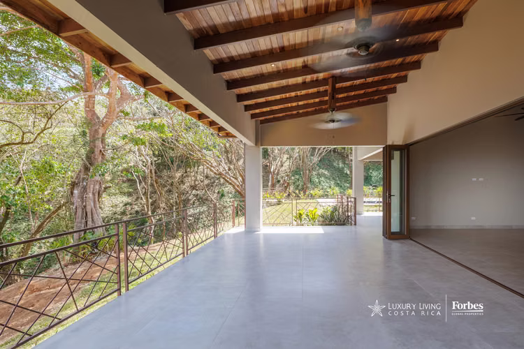 21333 - Casa contemporánea, 1 planta, vista al valle, amplia terraza