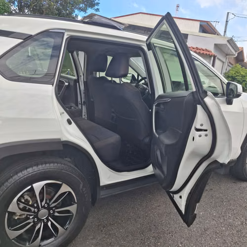 TOYOTA RAV4 LE 2024  4X4