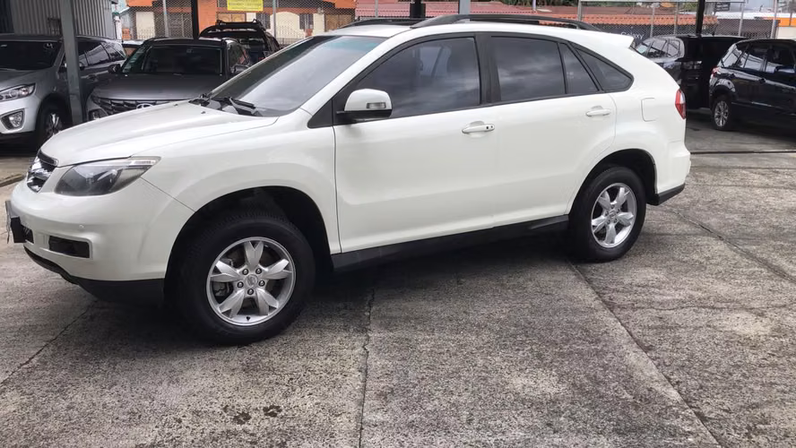 BYD S6 SUV DE 5 PUERTAS AÑO 2014