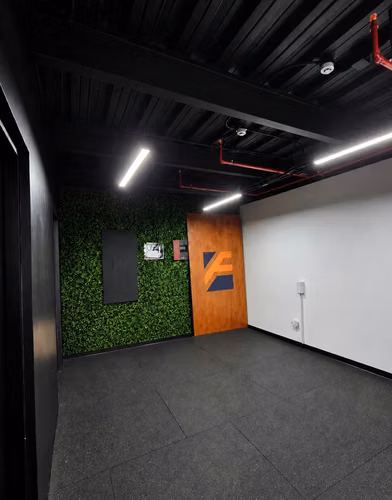 Venta de Local comercial Lindora, Santa Ana precio negociable
