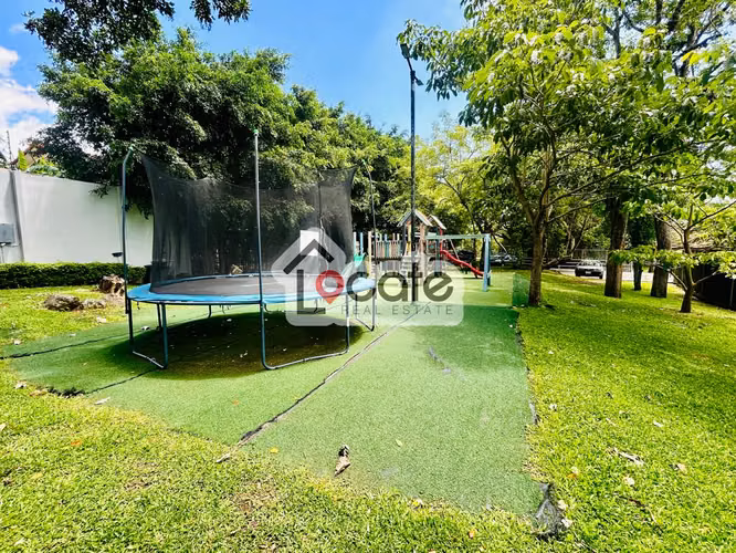 Venta de casa en Condominio en Santa Ana