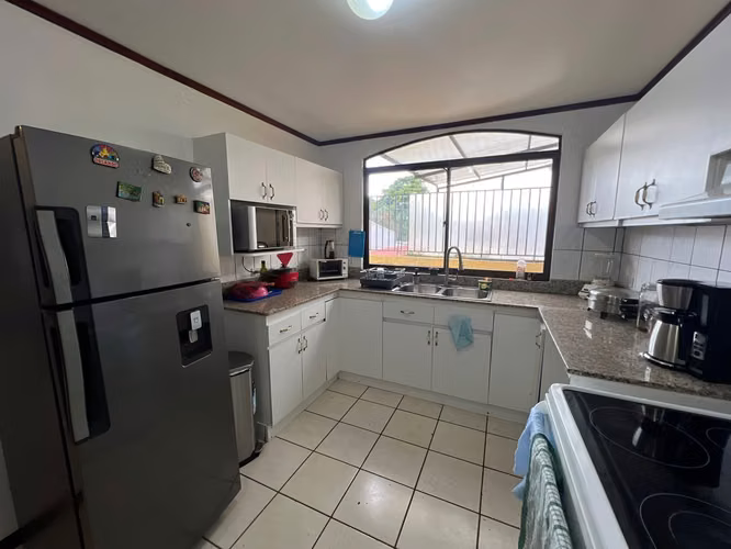 OPORTUNIDAD EN CONDOMINIO  Hermosa propiedad en Guayabos de Curridabat - Imagen 8