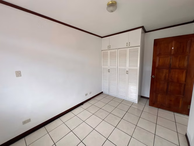 OPORTUNIDAD EN CONDOMINIO  Hermosa propiedad en Guayabos de Curridabat - Imagen 11