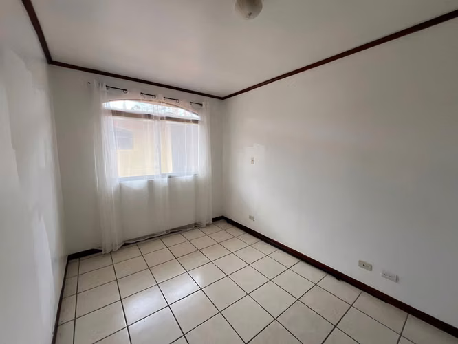 OPORTUNIDAD EN CONDOMINIO  Hermosa propiedad en Guayabos de Curridabat - Imagen 10