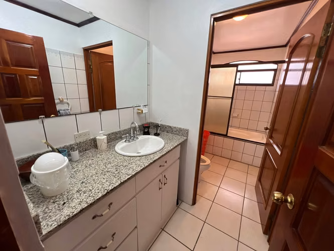 OPORTUNIDAD EN CONDOMINIO  Hermosa propiedad en Guayabos de Curridabat - Imagen 16