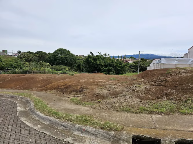 Terreno para apartamentos en Brisas del Ríos contiguo UNA, Heredia - Imagen 2