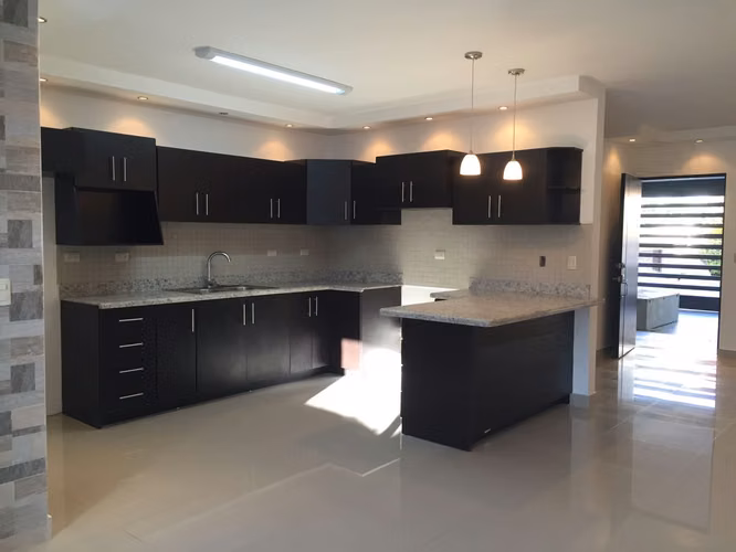 VENTA de Duplex en Rhormoser, moderno, cómodo, súper ubicación y Patio