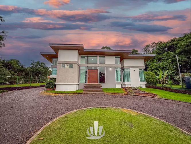 Casa en Venta en Guápiles, Limón
