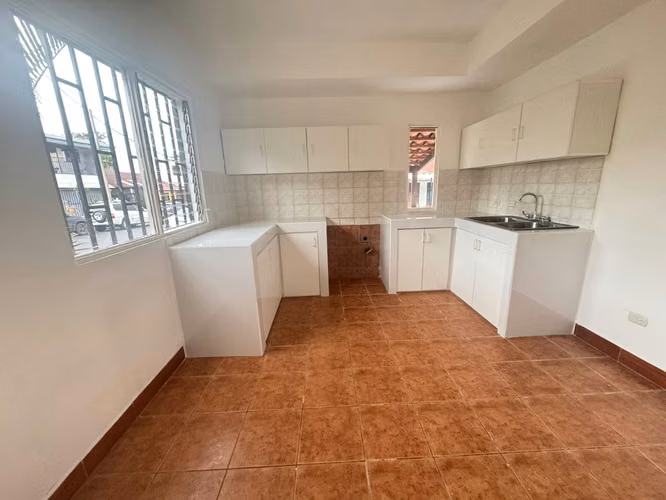 Venta de casa en Rohrmoser, en condominio GANGA!! - Imagen 6