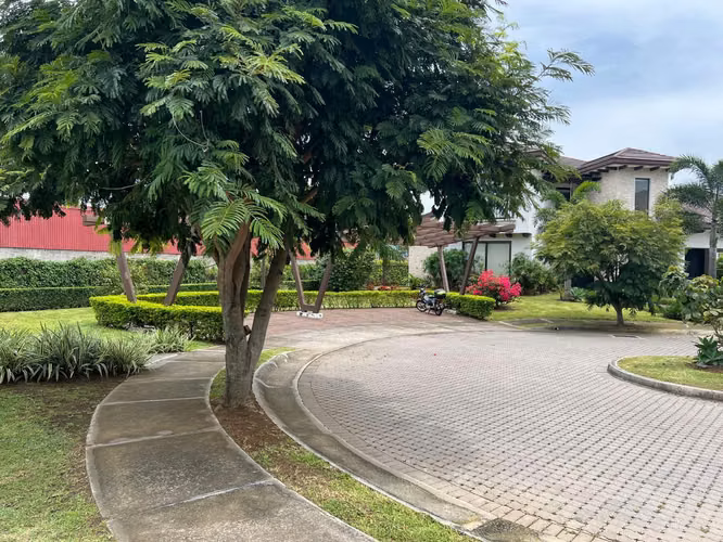 Venta de lote amplio y plano en Río Oro, Santa Ana - Imagen 4