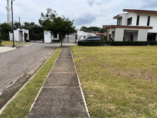 Venta de lote amplio y plano en Río Oro, Santa Ana - Imagen 5
