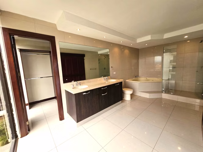Altos de Marbella, B. Horizonte, bello-lujo-elegante, amplio 300 m2, 3 hab, 2.5 baños, vista. - Imagen 11