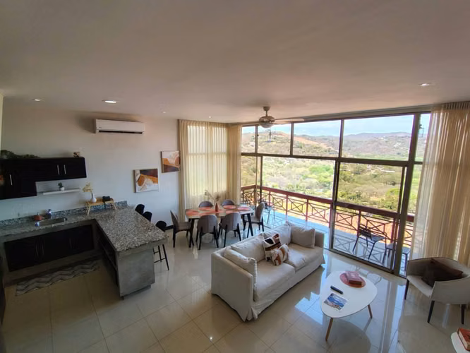 Villa con Vista al Mar en Villas Sol, Playa Hermosa, Guanacaste