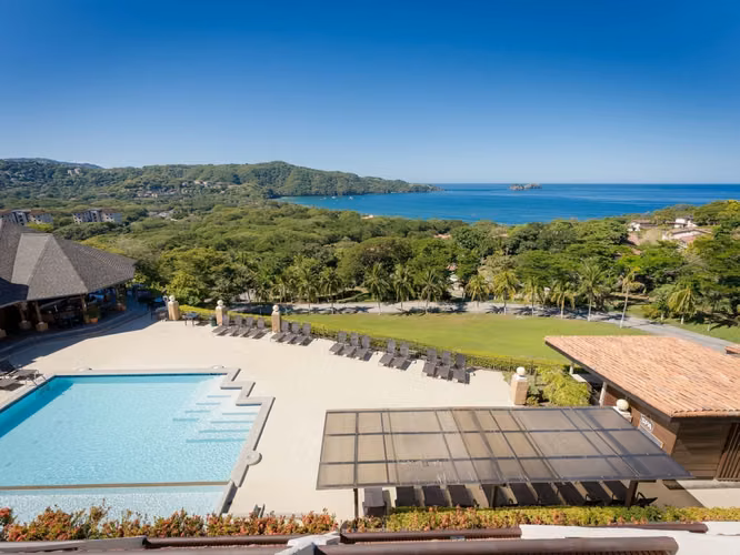 Villa con Vista al Mar en Villas Sol, Playa Hermosa, Guanacaste