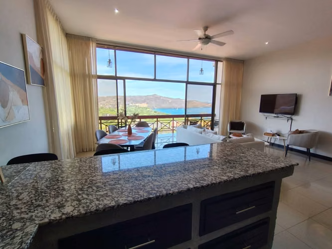 Villa con Vista al Mar en Villas Sol, Playa Hermosa, Guanacaste