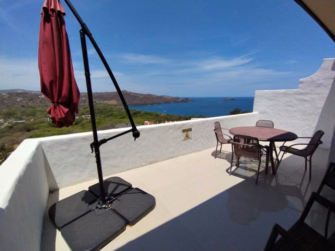 Villa con Vista al Mar en Villas Sol, Playa Hermosa, Guanacaste