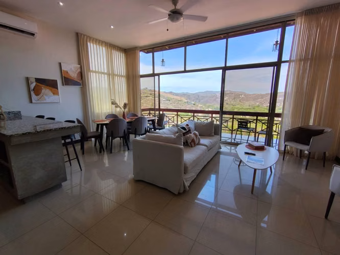 Villa con Vista al Mar en Villas Sol, Playa Hermosa, Guanacaste